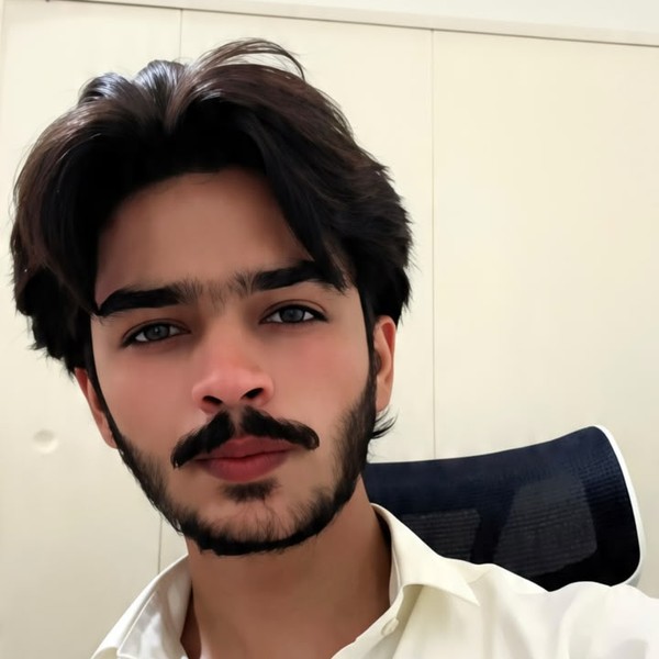 Muhammad Shoaib Mumtaz, eBay Sales and Operations Lead at MUST Cosmetics